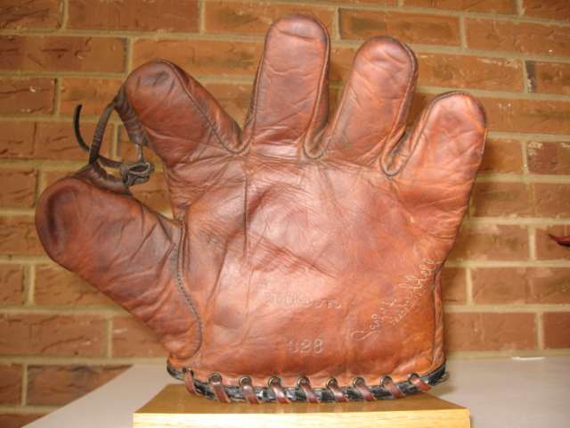 Carl Hubbell Wilson 328 Front